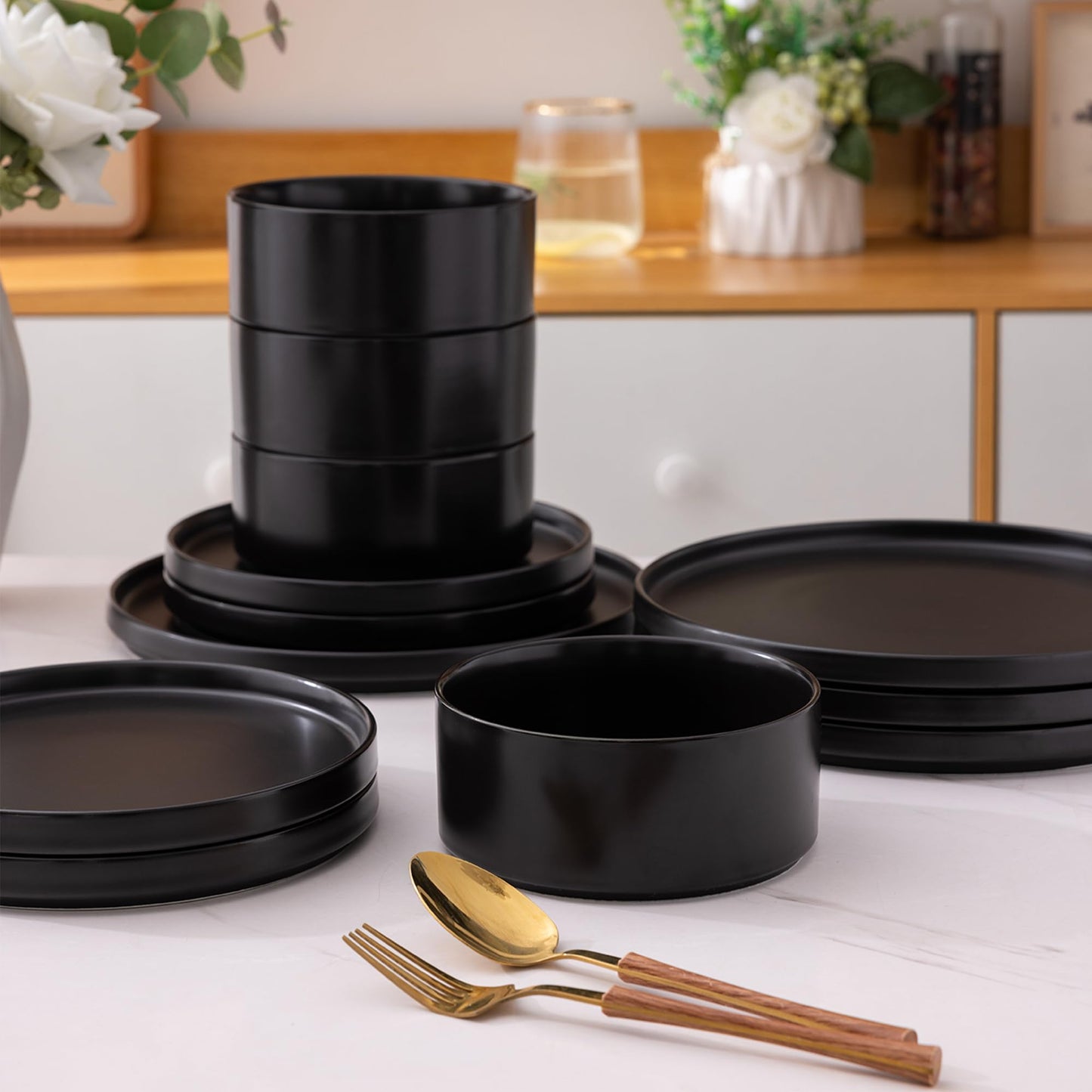 12-Piece Ceramic Dinnerware Set – Plates and Bowls for 4, Chip & Crack Resistant, Dishwasher & Microwave Safe, Matte Finish