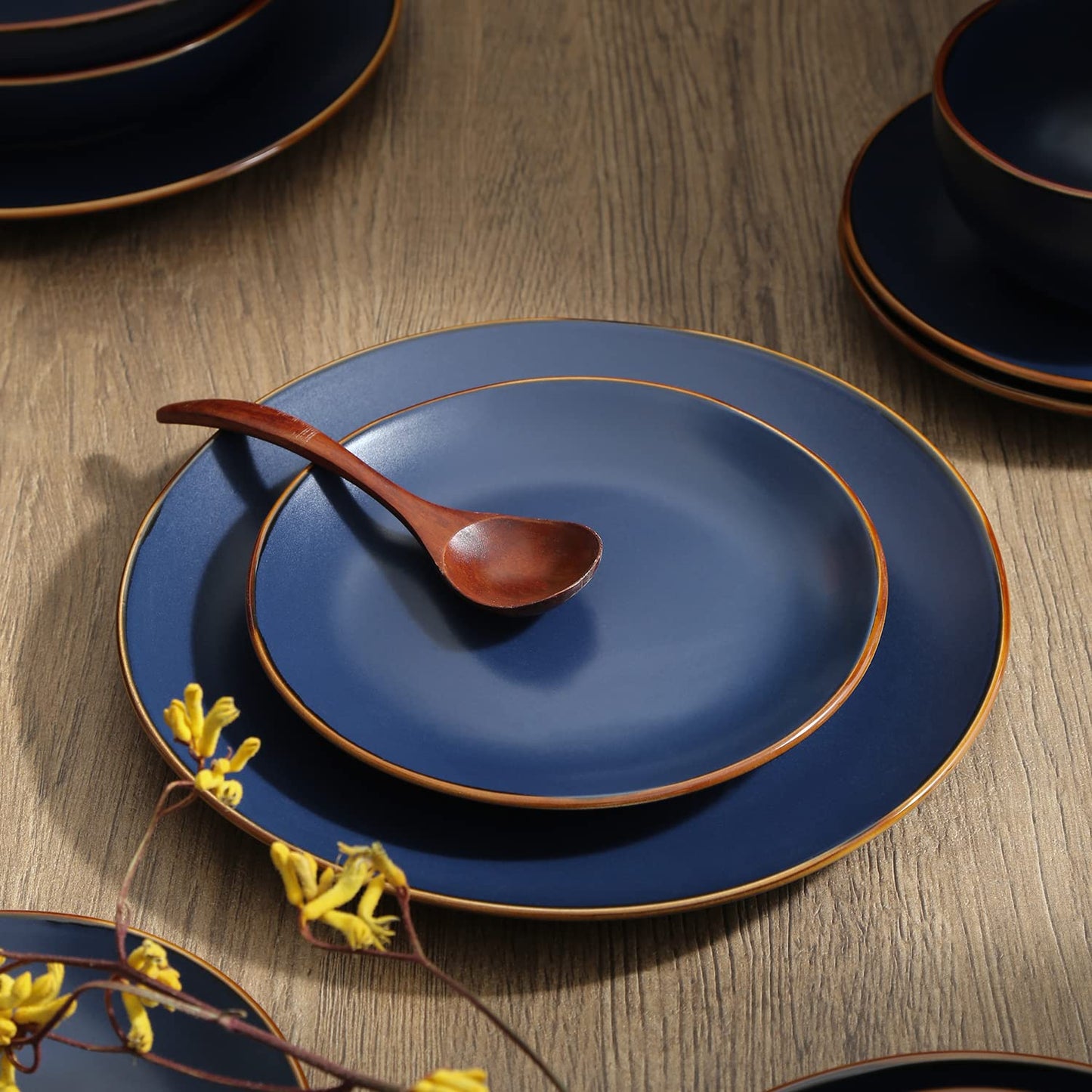 Brasa 32-Piece Modern Stoneware Dinnerware Set – Plates & Bowls for 8