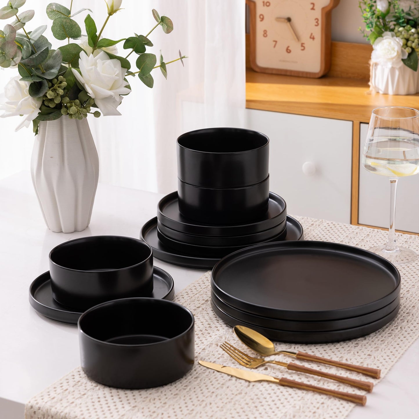 12-Piece Ceramic Dinnerware Set – Plates and Bowls for 4, Chip & Crack Resistant, Dishwasher & Microwave Safe, Matte Finish