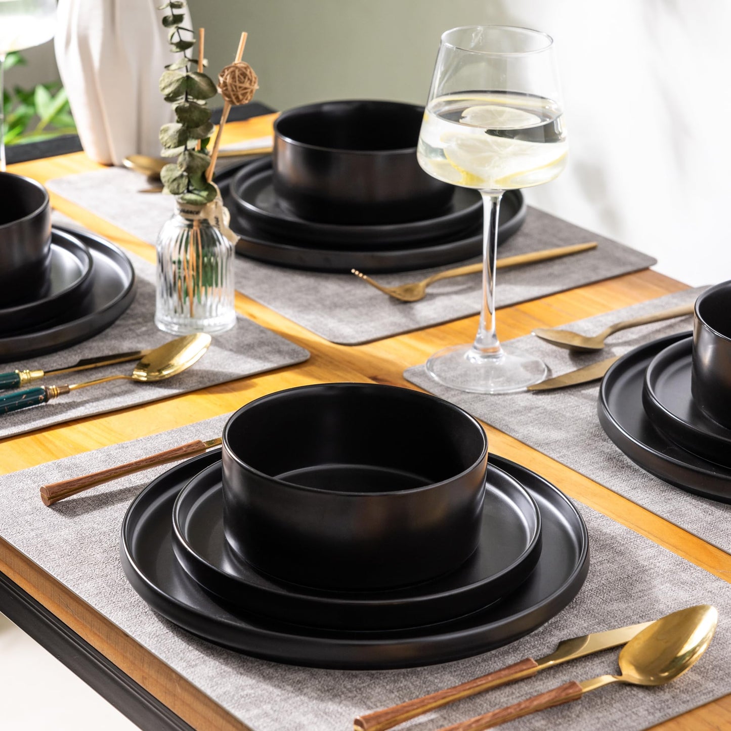 12-Piece Ceramic Dinnerware Set – Plates and Bowls for 4, Chip & Crack Resistant, Dishwasher & Microwave Safe, Matte Finish