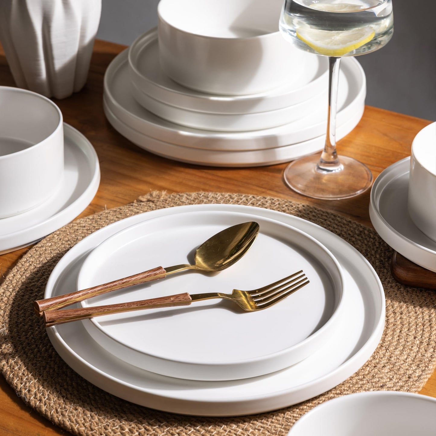 12-Piece Ceramic Dinnerware Set – Plates and Bowls for 4, Chip & Crack Resistant, Dishwasher & Microwave Safe, Matte Finish