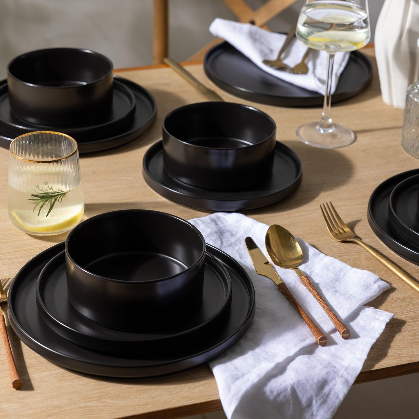 12-Piece Ceramic Dinnerware Set – Plates and Bowls for 4, Chip & Crack Resistant, Dishwasher & Microwave Safe, Matte Finish