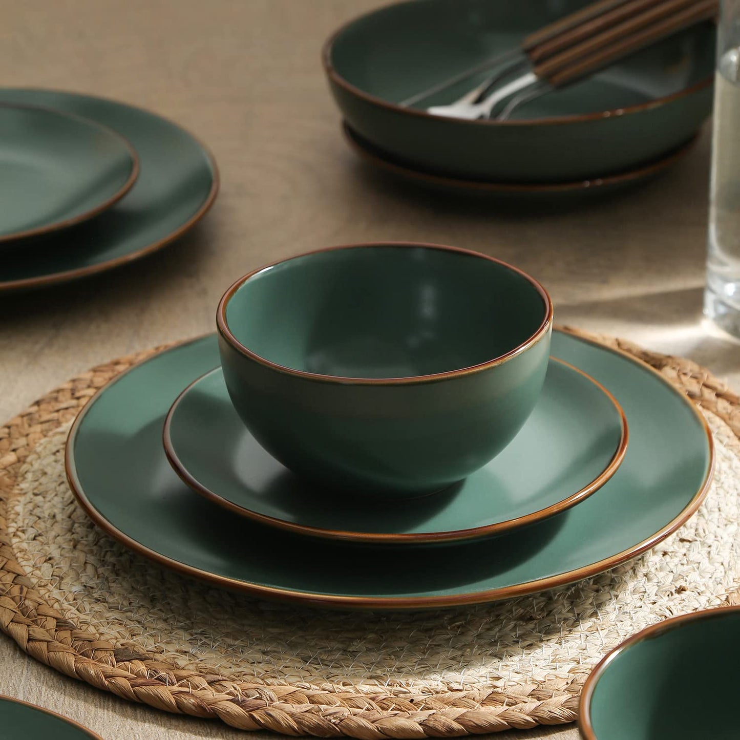 Brasa 32-Piece Modern Stoneware Dinnerware Set – Plates & Bowls for 8