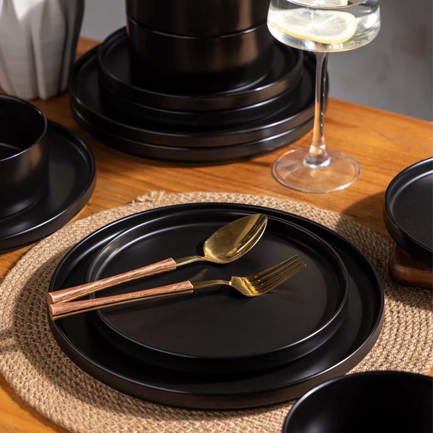 12-Piece Ceramic Dinnerware Set – Plates and Bowls for 4, Chip & Crack Resistant, Dishwasher & Microwave Safe, Matte Finish