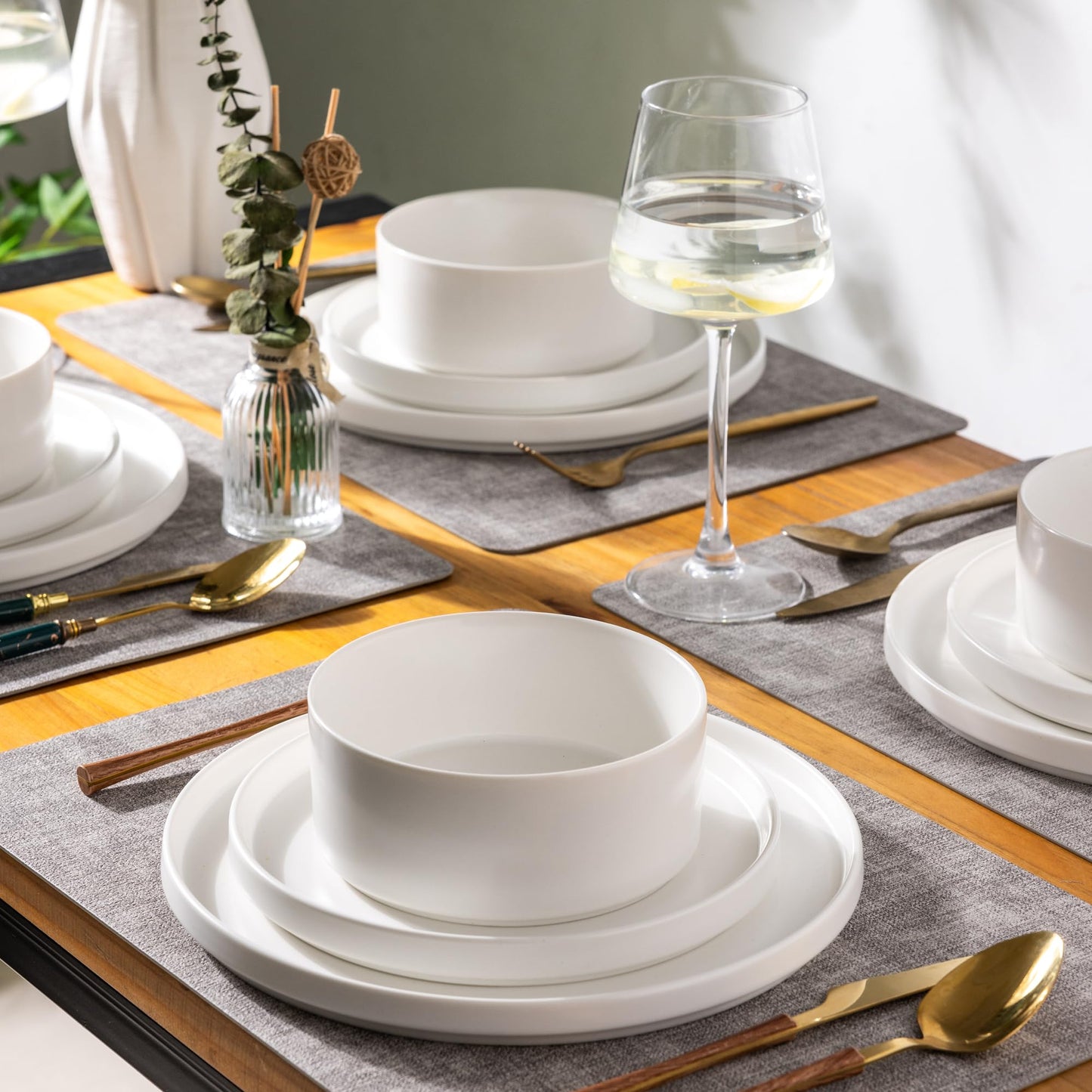 12-Piece Ceramic Dinnerware Set – Plates and Bowls for 4, Chip & Crack Resistant, Dishwasher & Microwave Safe, Matte Finish